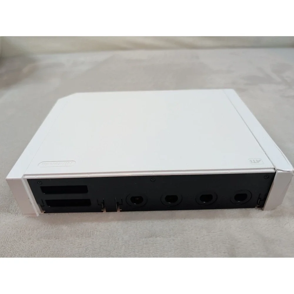 Nintendo Wii RVL-001 Console Bundle White GameCube Ports Hunting Game Rifle Camo